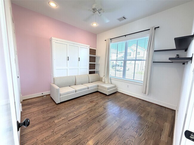 Building Photo - 2807 Old Pecan Grove Ln