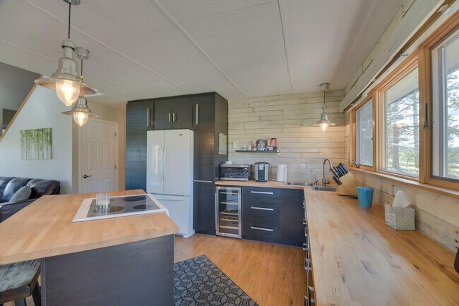 Foto del edificio - 465 Springmeadow Way