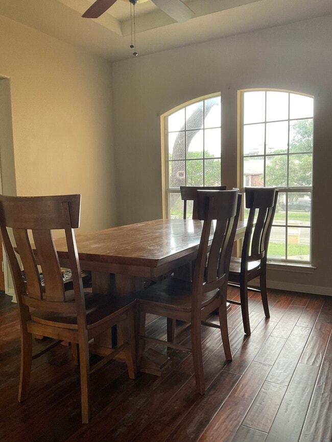 Foto del edificio - 7307 Moss Brook Dr