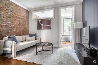 Building Photo - 248 Mott St
