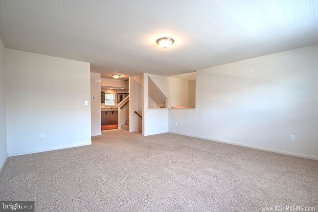 Foto del edificio - 6448 Creekbend Dr
