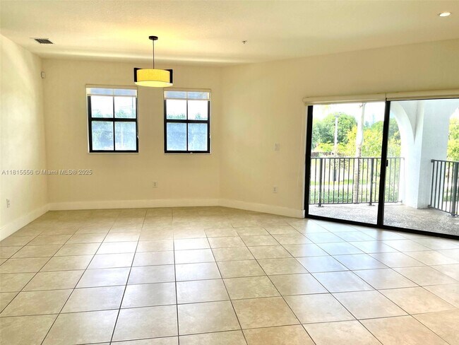 Foto del edificio - 10600 NW 88th St