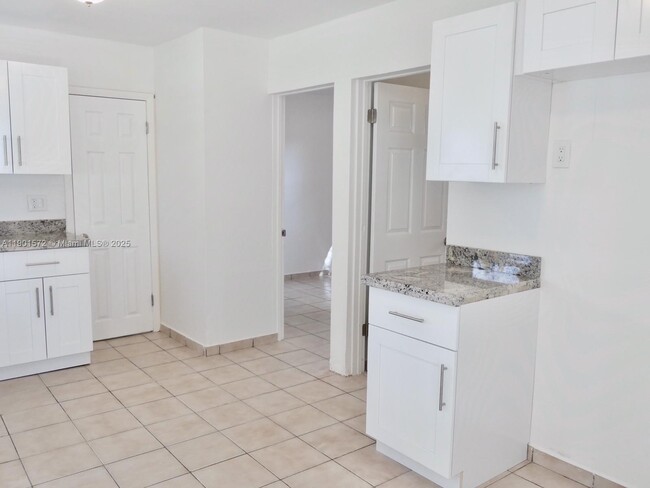 Foto del edificio - 3429 NW 5th St