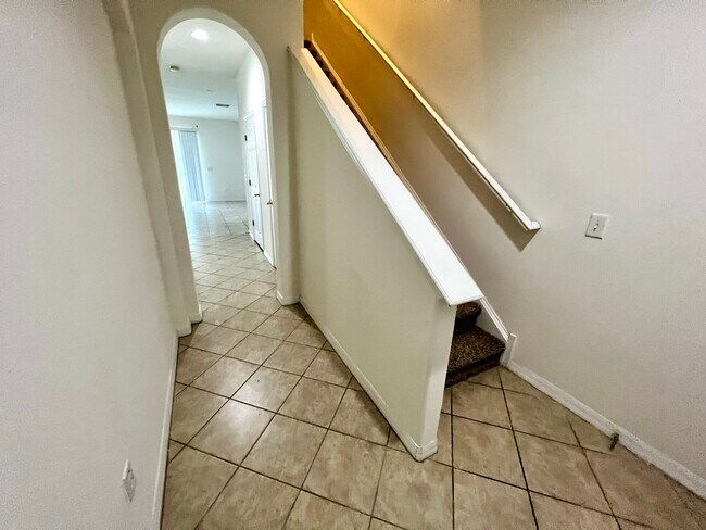 Building Photo - 2028 Strathmill Dr
