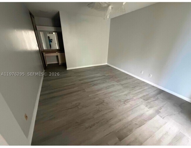 Building Photo - 1877 Carambola Cir N