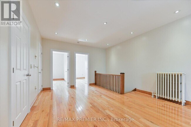 Building Photo - 1575 Bayview Ave