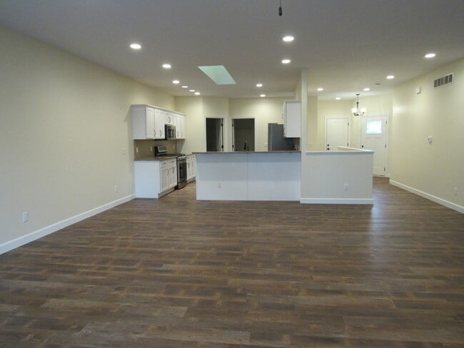 Building Photo - 4007 Creek Hill Dr