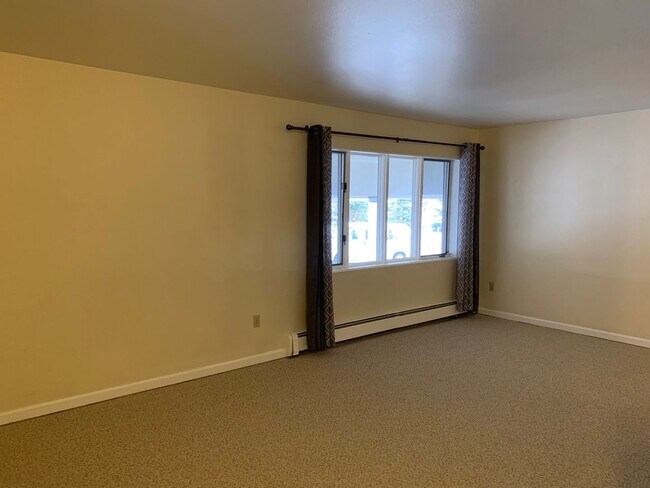 Building Photo - 836 M St