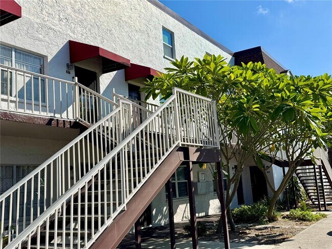 Foto del edificio - 9205 Tudor Dr