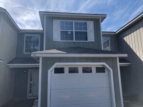 Building Photo - 141 Commons Dr