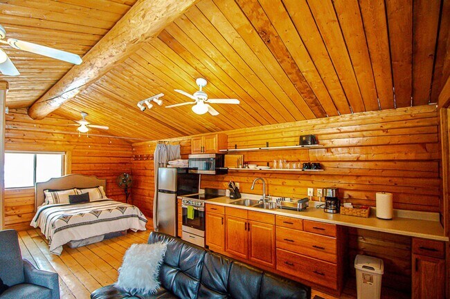 Building Photo - ALL Utilities Included! Dream Alaskan Stud...