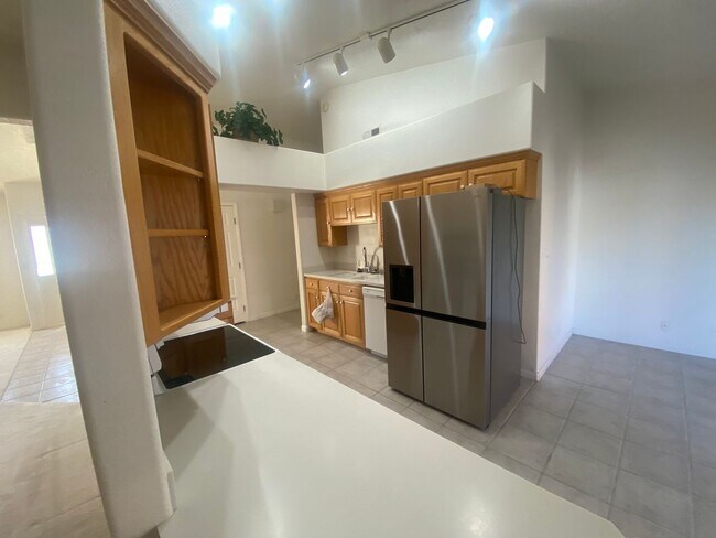Building Photo - Charming Corner Lot Home in Bloomington Hi...
