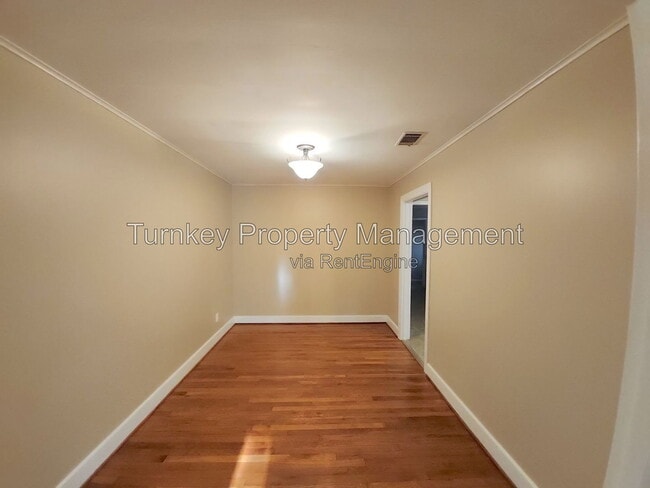 Building Photo - 722 N Fillmore St