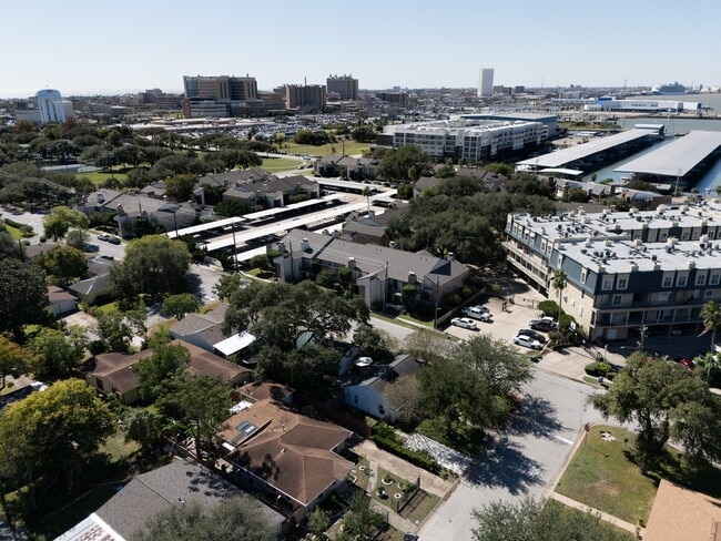 Building Photo - 127 Pompano Ave