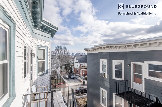 Building Photo - 110 Thurston St