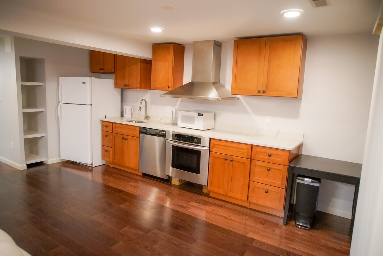 Foto principal - 5811 Robins Nest Ct