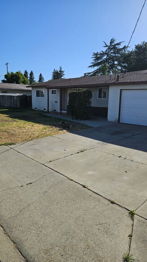Foto principal - Affordable 3 Bedroom Home for $2100 Rent, ...
