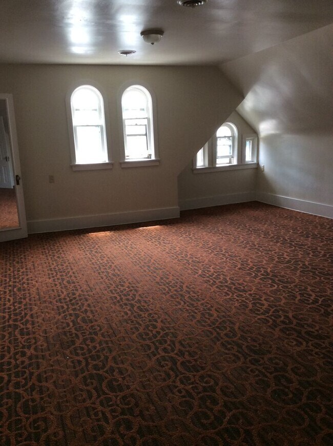 Foto del edificio - 354 W 9TH