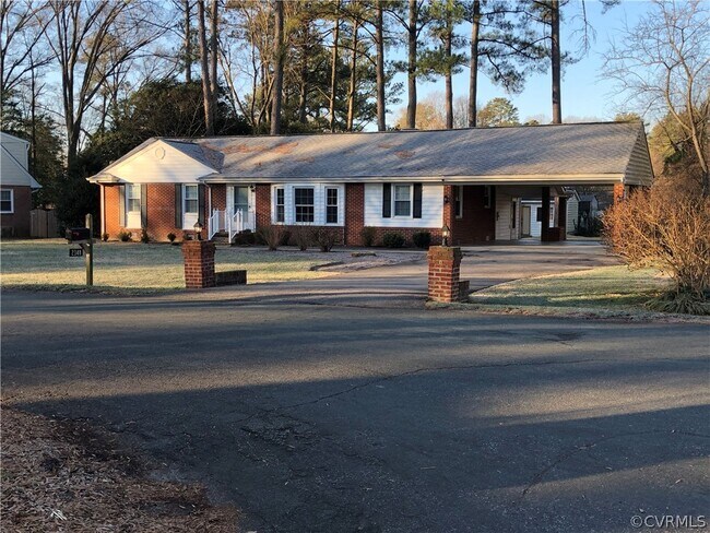 Building Photo - 2348 Dolfield Dr