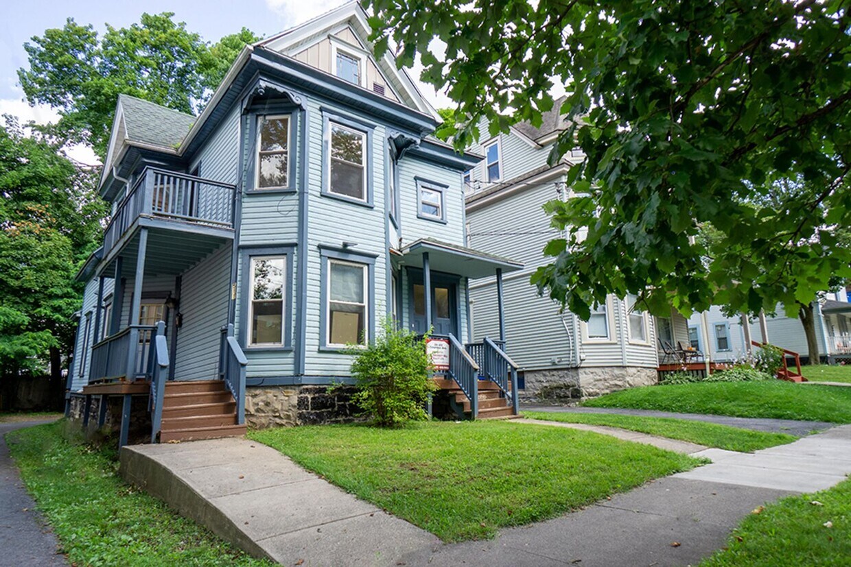 Primary Photo - 511-513 Columbus Ave