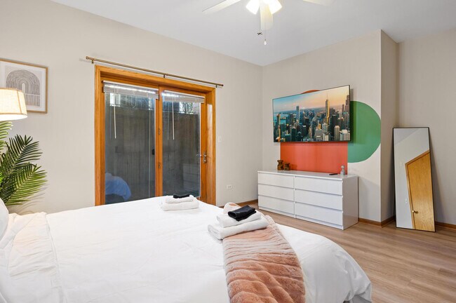 Foto del edificio - 2036 W Pierce Ave