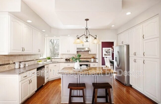Building Photo - 921 Vineland Ct