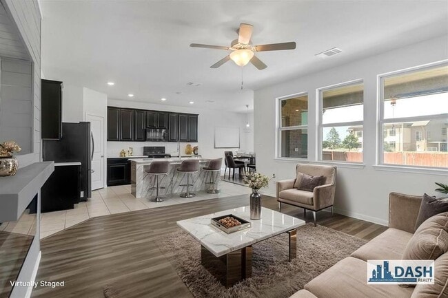 Foto del edificio - 13745 Fallsprings Way
