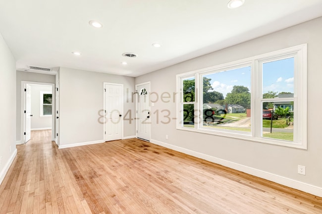 Foto del edificio - 4261 Sheffield Rd