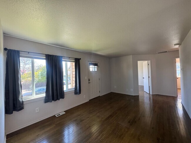 Foto del edificio - 3 Bedroom In East Tacoma!