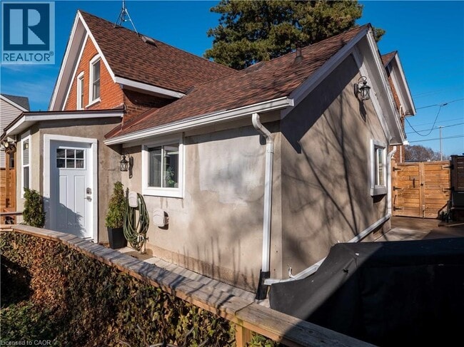 Building Photo - 193 Vine St