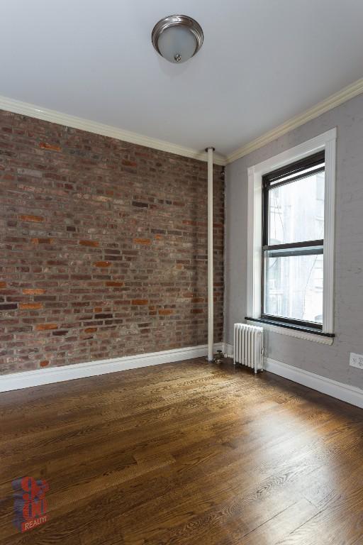 Building Photo - 340 E 18th St