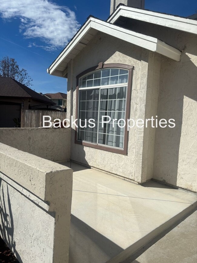 Building Photo - Great two-bedroom home at end of cul-de-sac