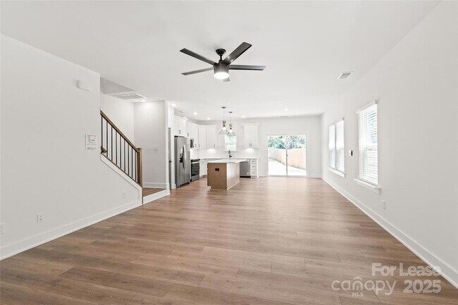Building Photo - 2019 Wilson Ave