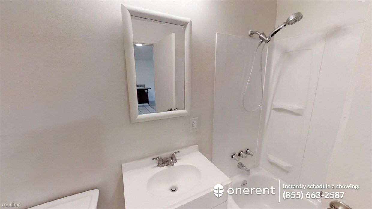 Foto principal - 22555 Linden St