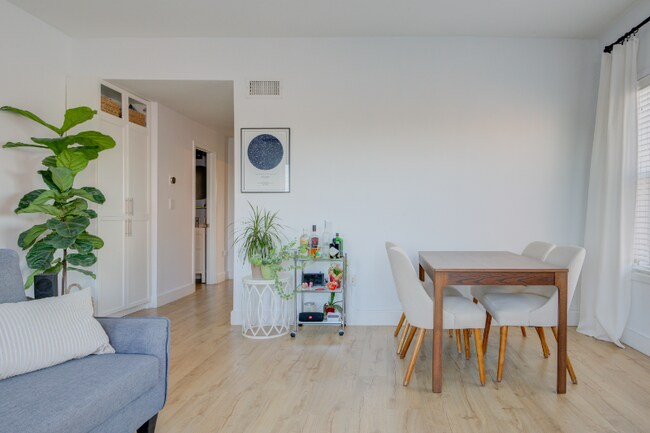 Foto del edificio - 411 SW 29th Ct