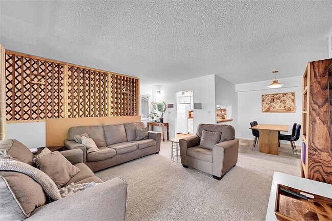Building Photo - 117 Gardens Dr