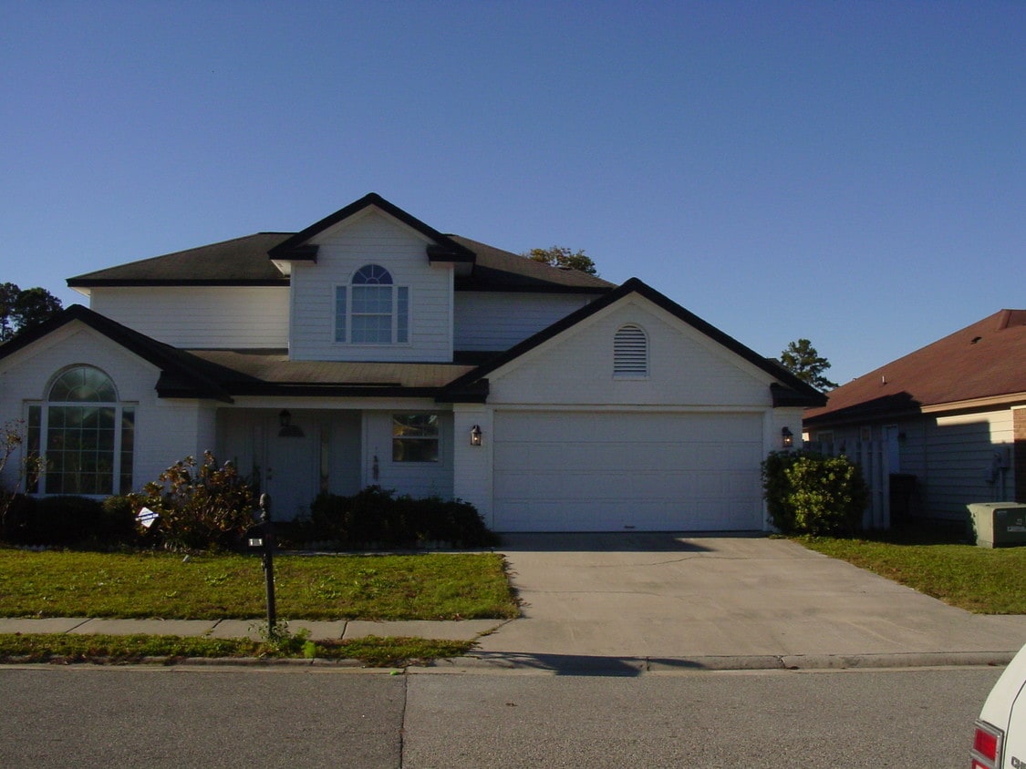 Building Photo - 121 Hopeland Dr
