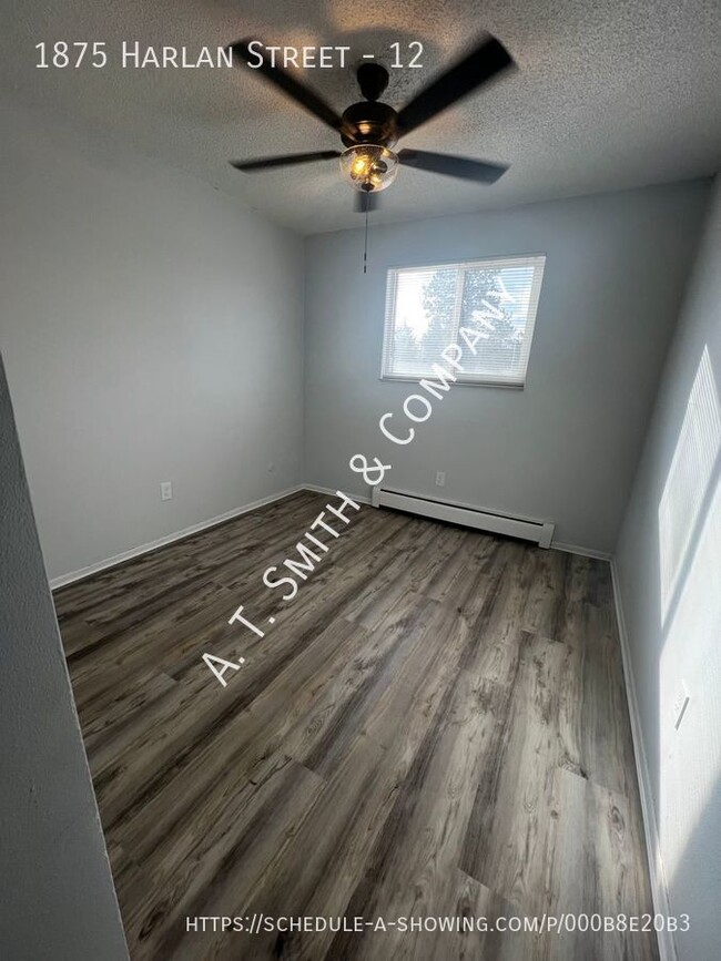 Building Photo - Updated Two Bedroom Apartment Near Sloan's...