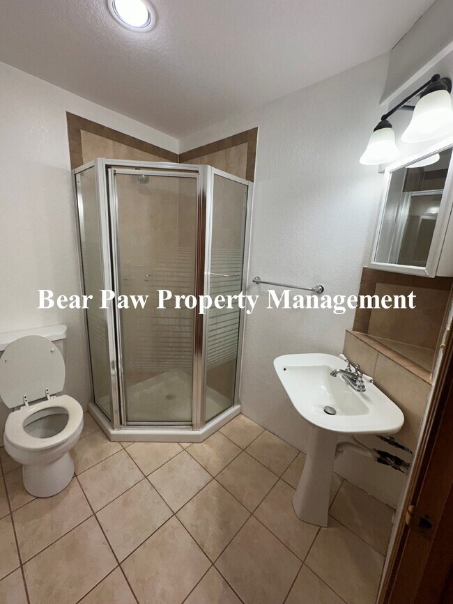 Building Photo - Top Floor Duplex in Conifer!!