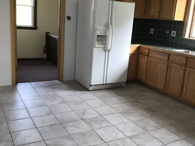 2nd Floor - 8059 S Escanaba Ave