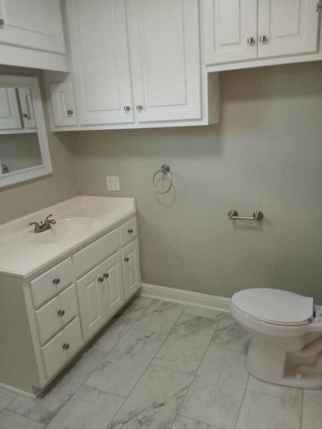 Foto del edificio - 3 bedrooms 2 Bathrooms