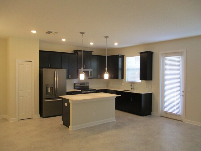 Foto del edificio - 4 Bedroom, 3.5 Bath,Townhome in Lake Nona-...