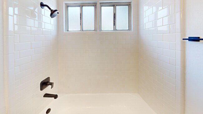 Foto del edificio - CLR - Claire Manor