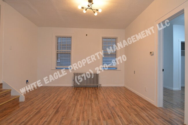 Foto del edificio - 12 Lake St