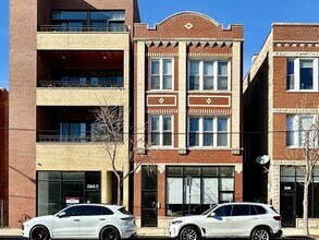 Building Photo - 2138 W Chicago Ave