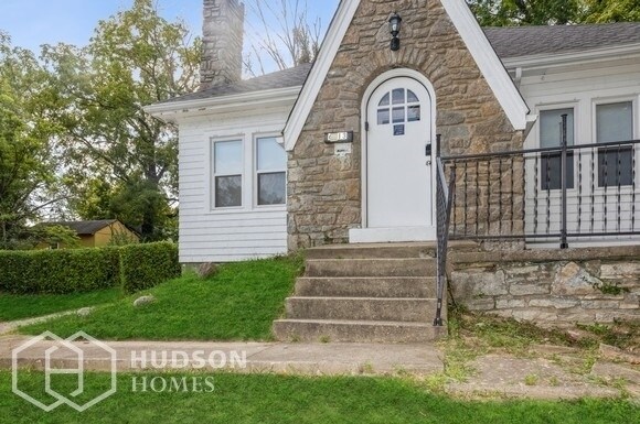 Building Photo - NOW AVAILABLE! - 6413 Plainfield Rd, Cinci...