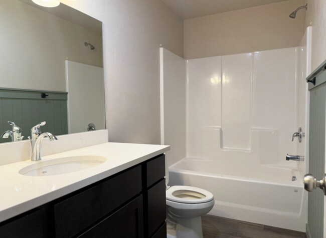 Building Photo - Beautiful Kalispell Home