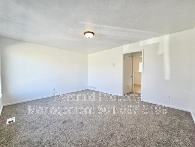 Foto del edificio - 1347 West 700 S