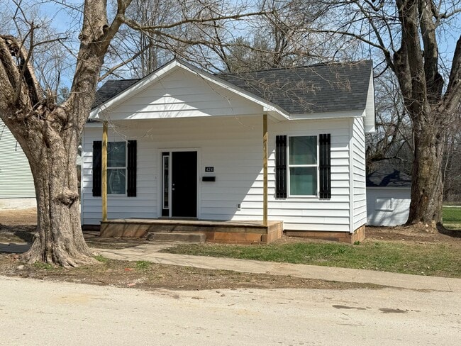 Building Photo - 424 S Lambert St