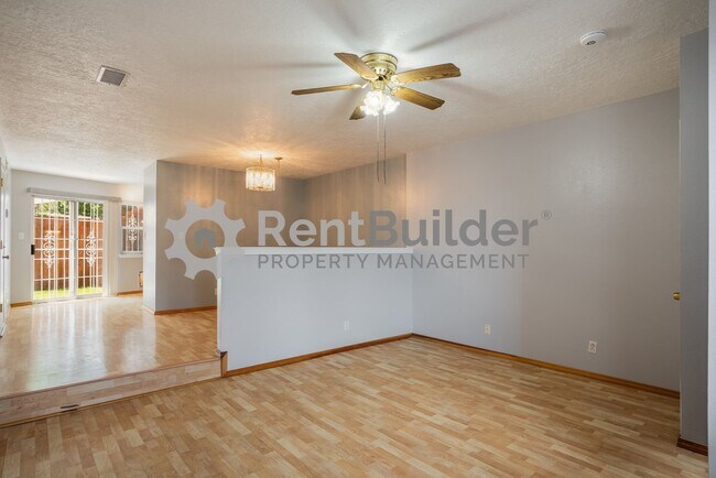 Building Photo - ***Lease Pending*** Please apply at your o...